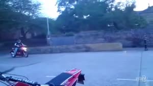 Elegante scooter flying