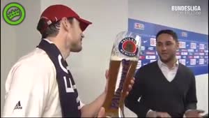 Reporter gets a beershower