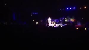 Jimmy Buffet Falls Off Stage