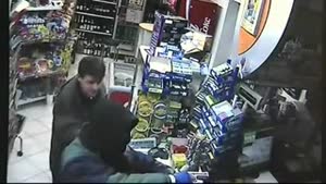 Drunk Hero Fights Off Armed Robber