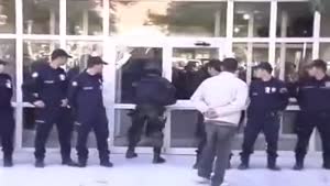 Police Man Door Opening Fail