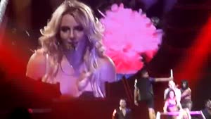Britney Spears Gives Lapdance During Concert