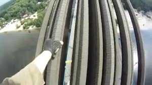 Russian Kids Climb The Moscow Bridge Unprotected