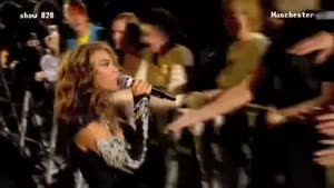 Beyonce Lets Female Fan Sing