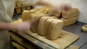 Cutting Bread Like A Boss