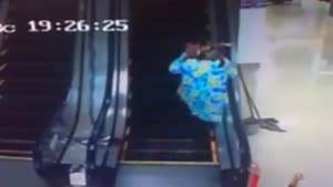 Arab People Vs Escalators
