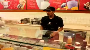 Ordering Ice Cream In Dubai