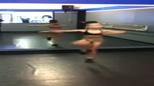 Girl Does 40 Pirouettes