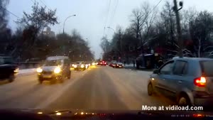 Car Manages To Dodge Traffic