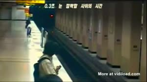 Toddler Falls In Front Of Subway