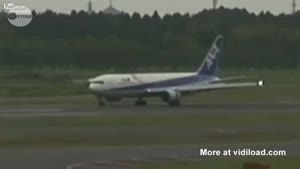 Boeing 767 Damaged After Rough Landing