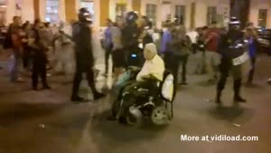 Elderly Trolling The Police In Madrid