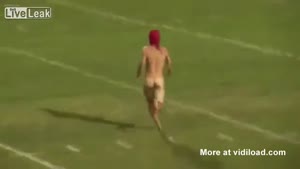 Streaker Gets Away