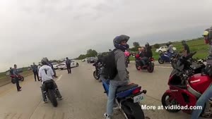 Motorcyclist Escapes Police RoadBlock