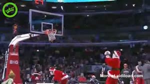 Painful Santa Dunk