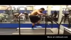 Guy Runs 25Mph On The Treadmill