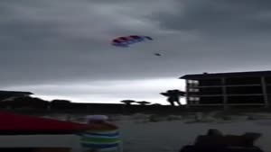 American Teenagers Get Into Parasail Accident