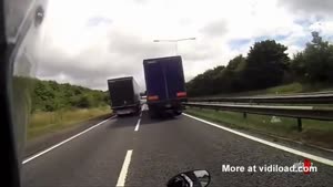 Idiotic Overtaking Turns Bad