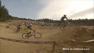 Epic Overtake During Bicycle Race