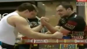 Bodybuilder VS Pro Armwrestler