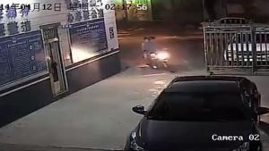 Scooter Rider Offers Robber Getaway Ride