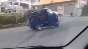 Tuk Tuk Vs Hill