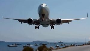 Extreme Low Approach At St. Maarten