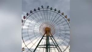 Crazy Ride On Ferris Wheel