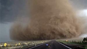 Tornado Hunters Make Extreme Close Up