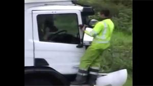 Lorry Driver Goes Mental In Road Rage