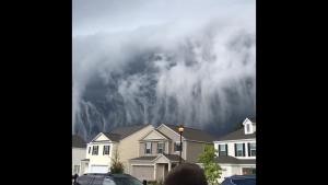 Creepy Clouds Look Like Massive Tsunami