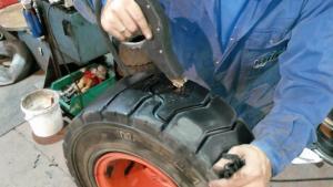 Rethreading Tyre