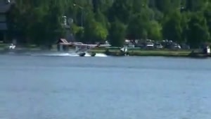 Crash during floatplane takeoff