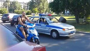 Russian Motorbike Escapes From Cops