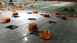 Chinese Distribution Centre With Robots