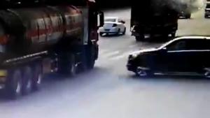 Mercedes Breaks Tanker In Half